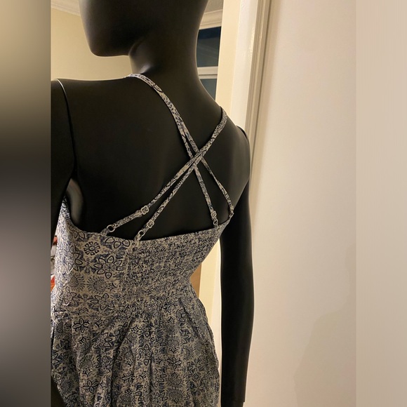 Abstract Printed Short Dress - Picture 4 of 9